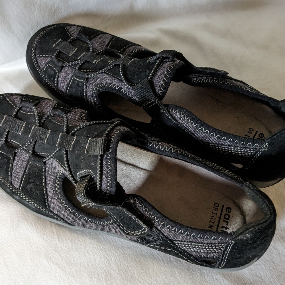 Earth Origins Suede Adjustable Sport Slip-On in Black - Size 9.5 wide!  …
